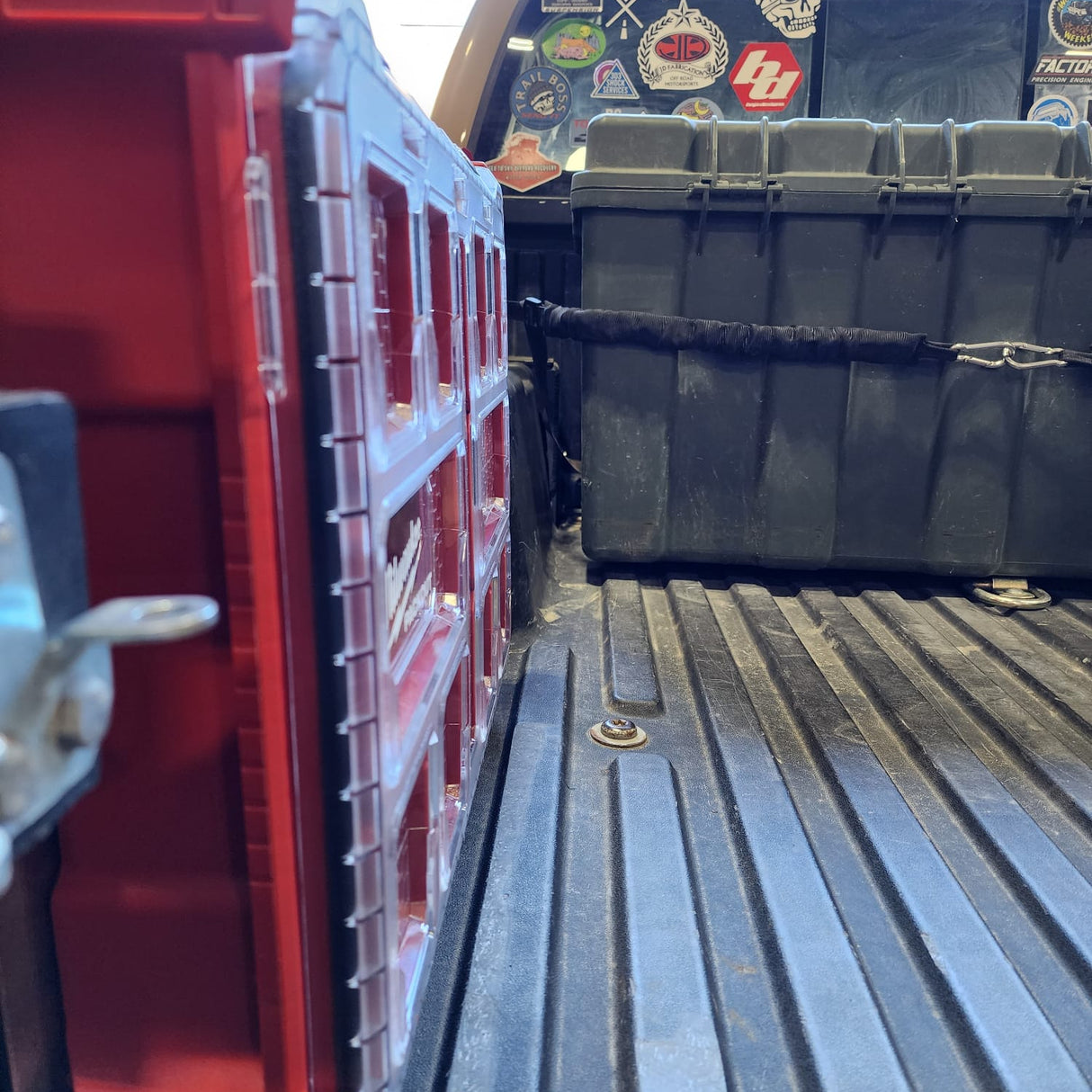 Milwaukee PackOut Mount - 2005-23 Toyota Tacoma Bed