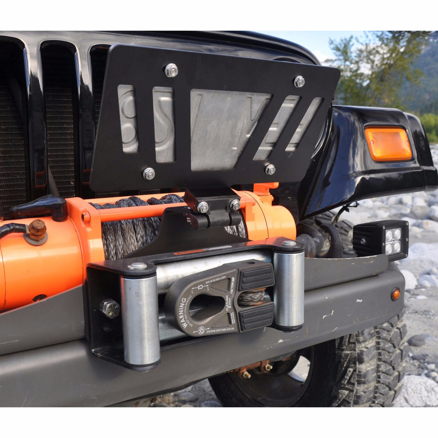 Cascadia 4x4 Flipster V3 - Hawse & Roller Fairlead Winch License Plate Mounting System